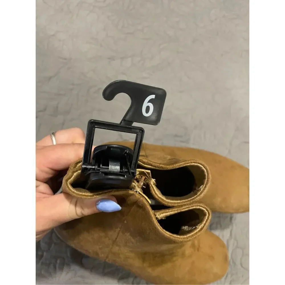 Time and Tru Tan Ankle Boots New with Flaw Women’s 6